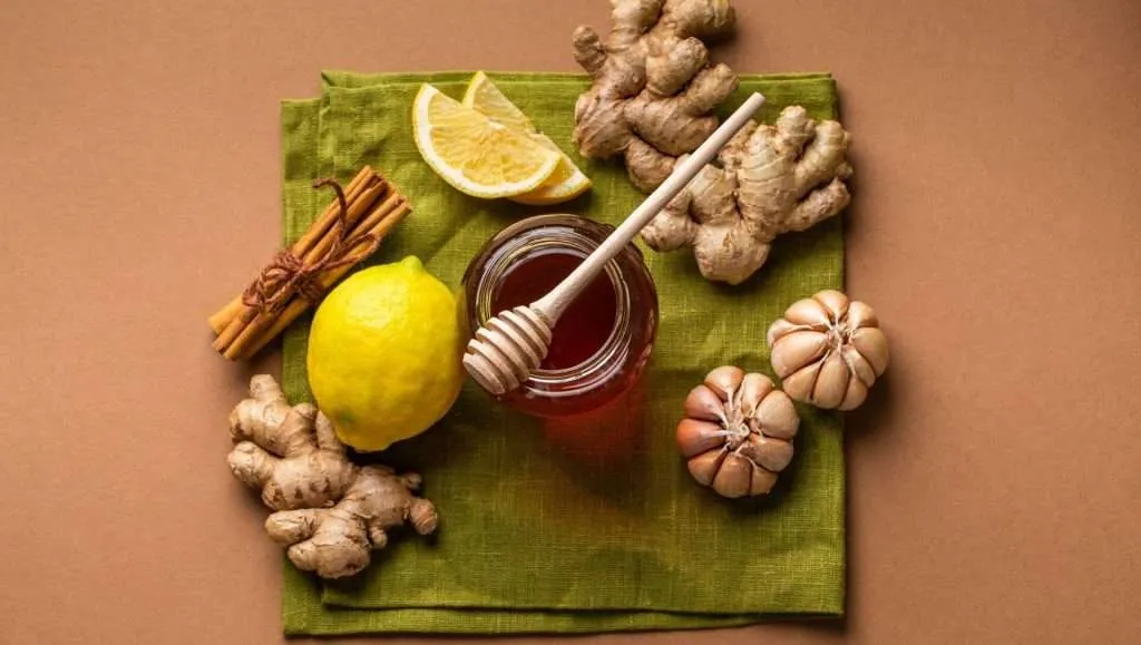 Honey glass pot, ginger , lemon, garlic